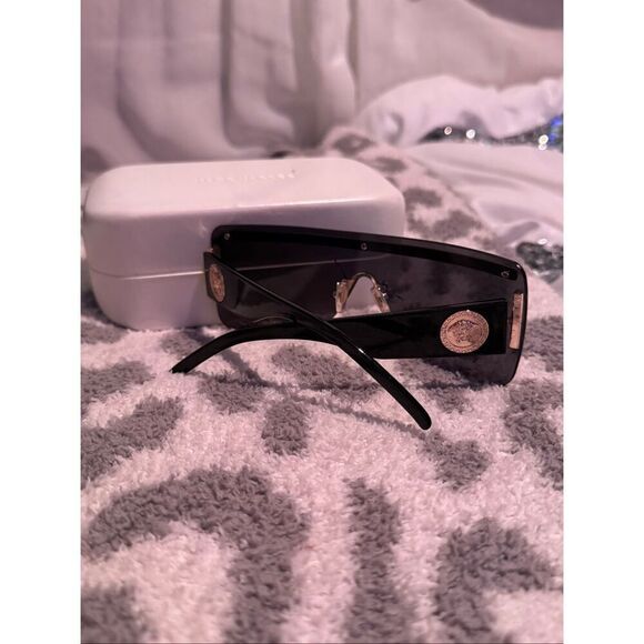 Vintage 1990’s Y2K Versace Sunglasses Black  Oversized shield visor Designer main image 11